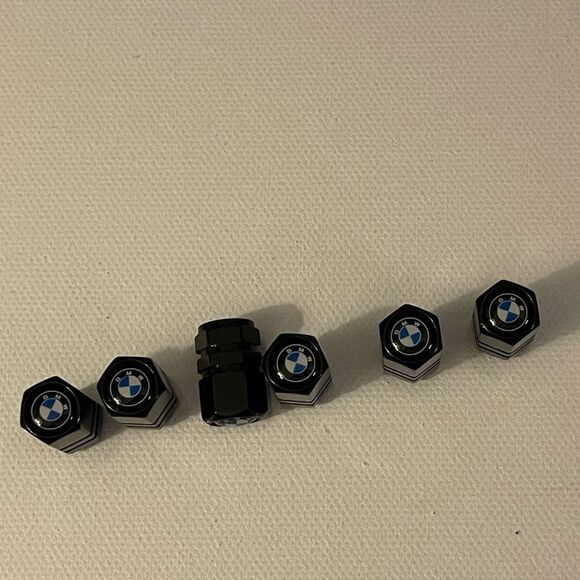 BMW Valve Stem Caps in Black Set of 6 NWT - Picture 1 of 4